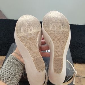 Fashion nova wedge